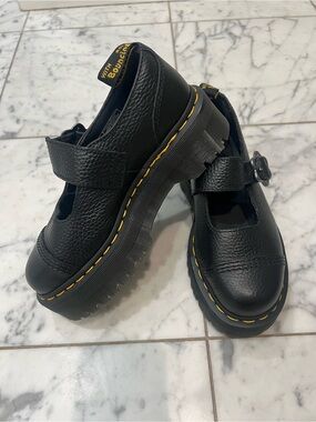 Dr. Martens Womens Addina Flower Flat - NEVER WORN